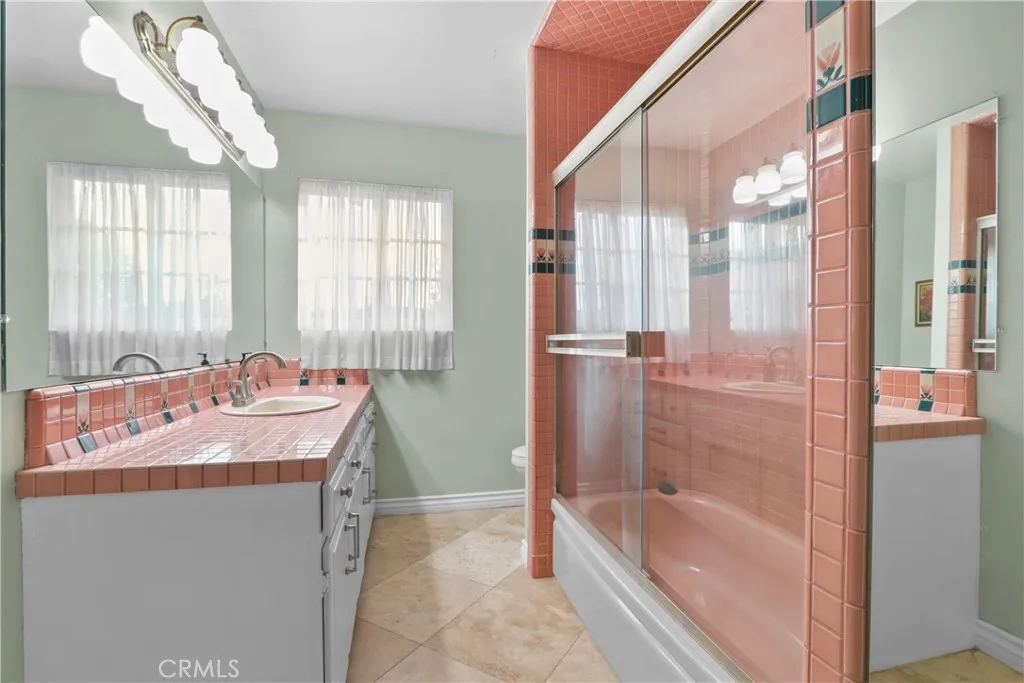 946 W La Deney, Ontario, California 91762 home-pic-16