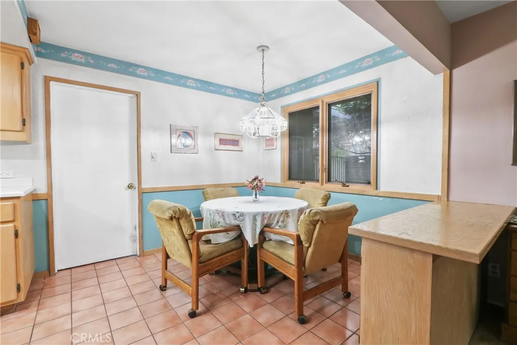 946 W La Deney, Ontario, California 91762 home-pic-4