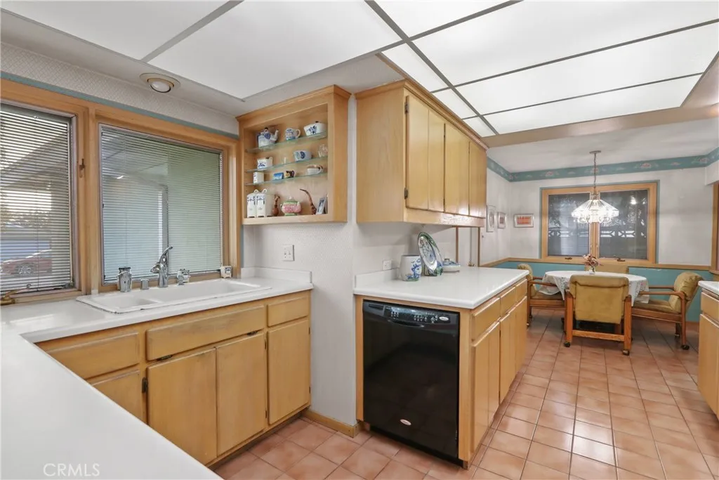 946 W La Deney, Ontario, California 91762 home-pic-7