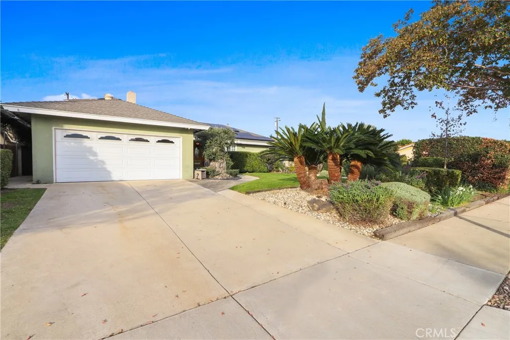 946 W La Deney, Ontario, California 91762 home-pic-1