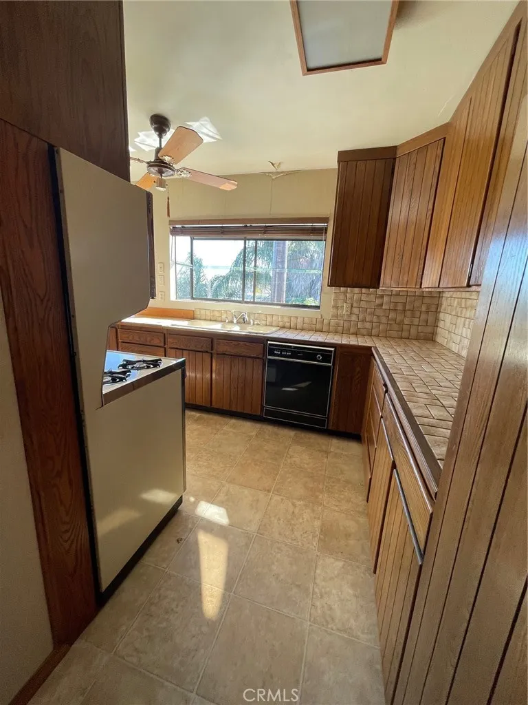 2004 Ripley Avenue, Redondo Beach, California 90278 home-pic-16