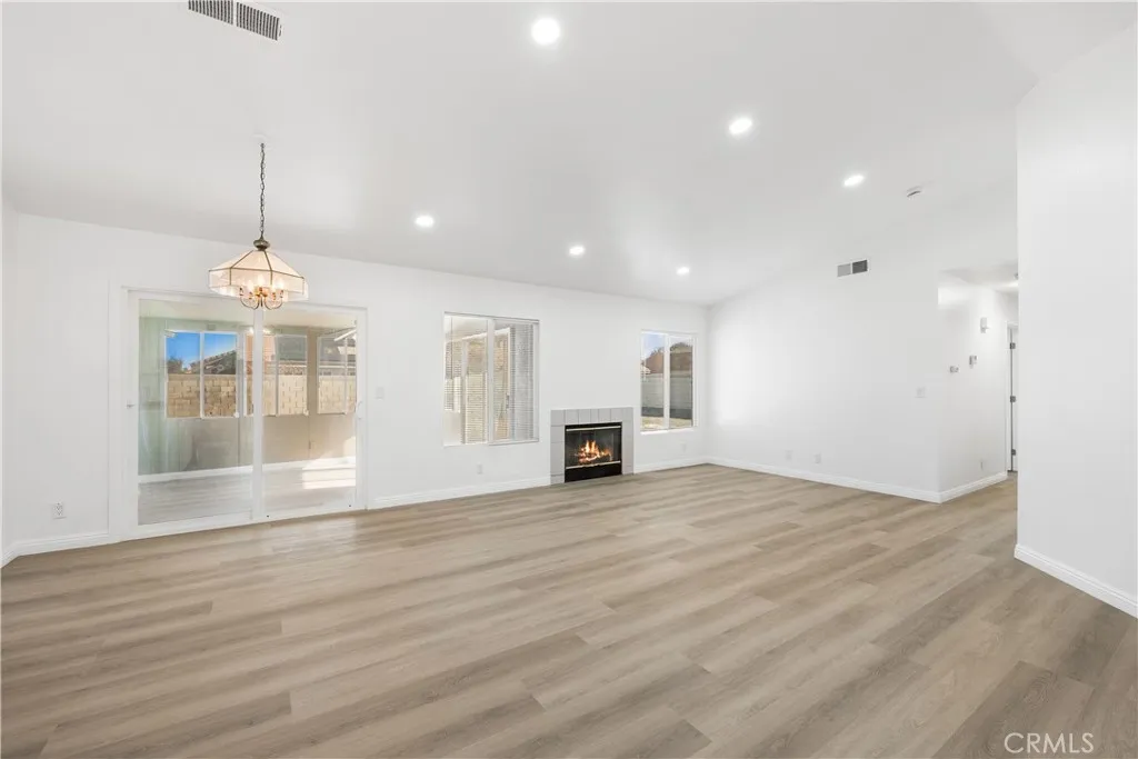 44238 Encanto Way, Lancaster, California 93536 home-pic-4