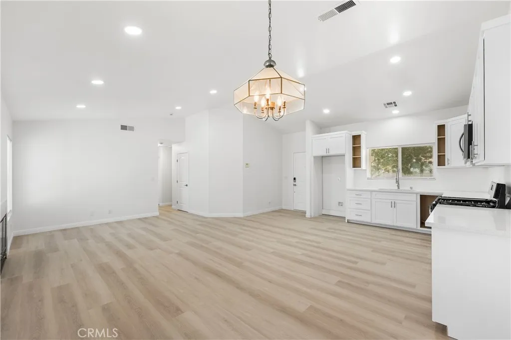 44238 Encanto Way, Lancaster, California 93536 home-pic-6