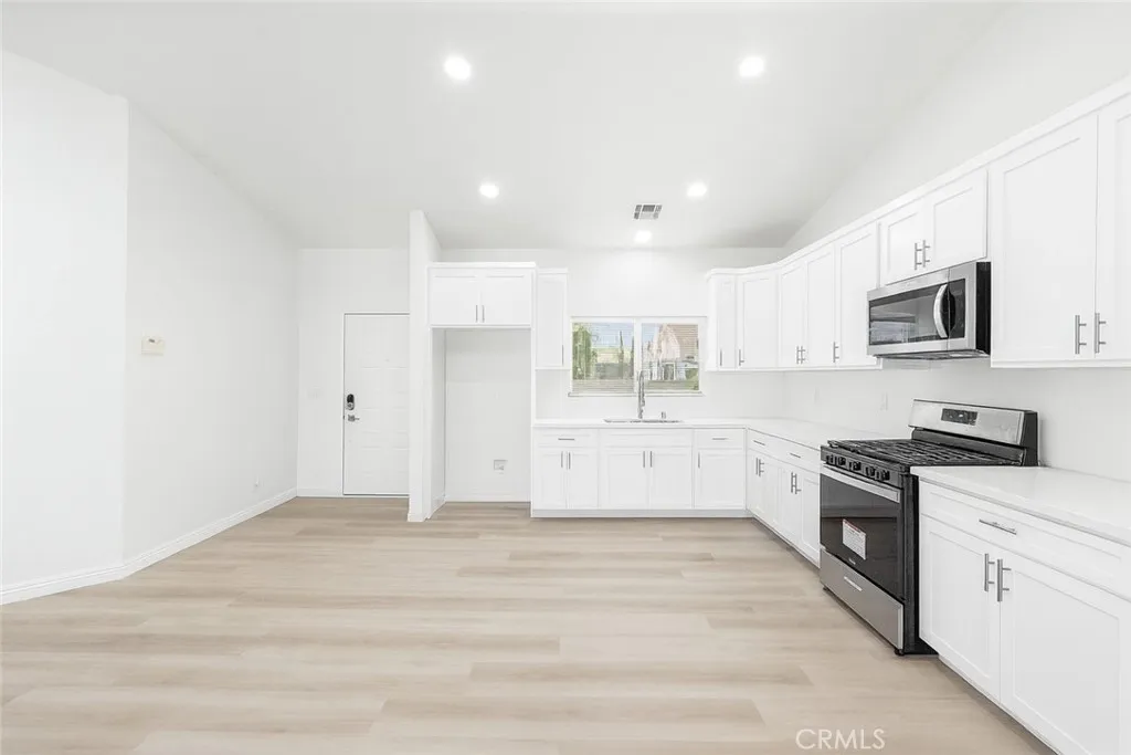 44238 Encanto Way, Lancaster, California 93536 home-pic-1