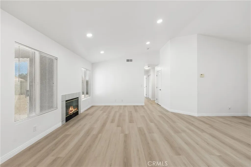 44238 Encanto Way, Lancaster, California 93536 home-pic-5