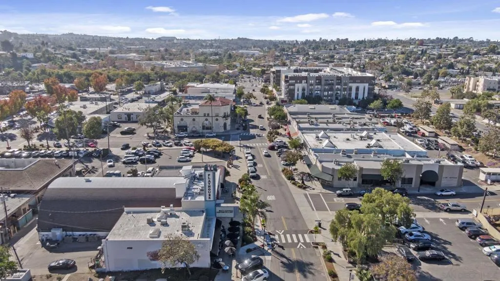 204 N Citrus Ave, Vista, California 92084 home-pic-33