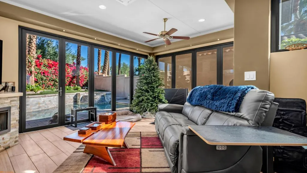 12-Were Focused 80501 Ave 48 Unit 22-12