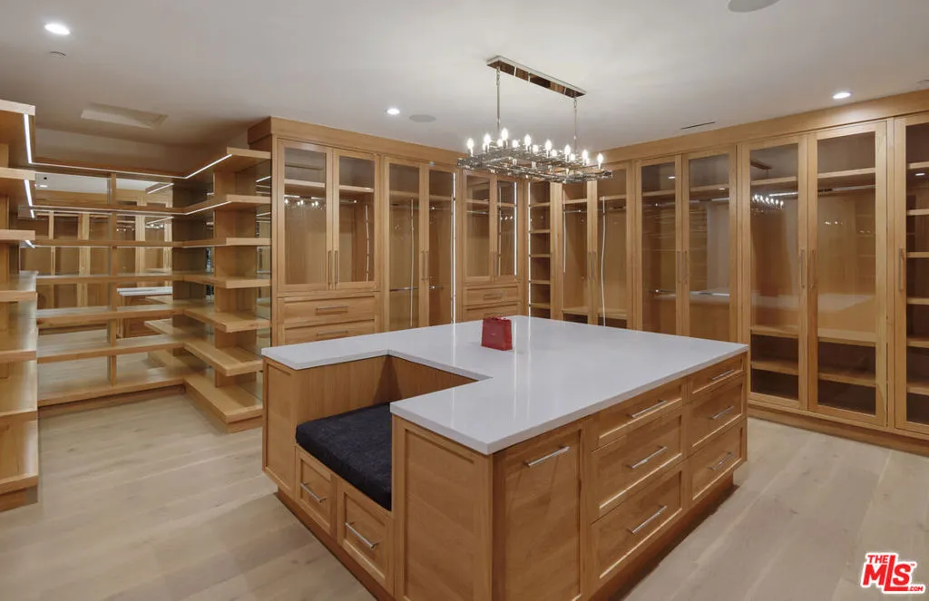 7052 Dume Drive, Malibu, California 90265 home-pic-18