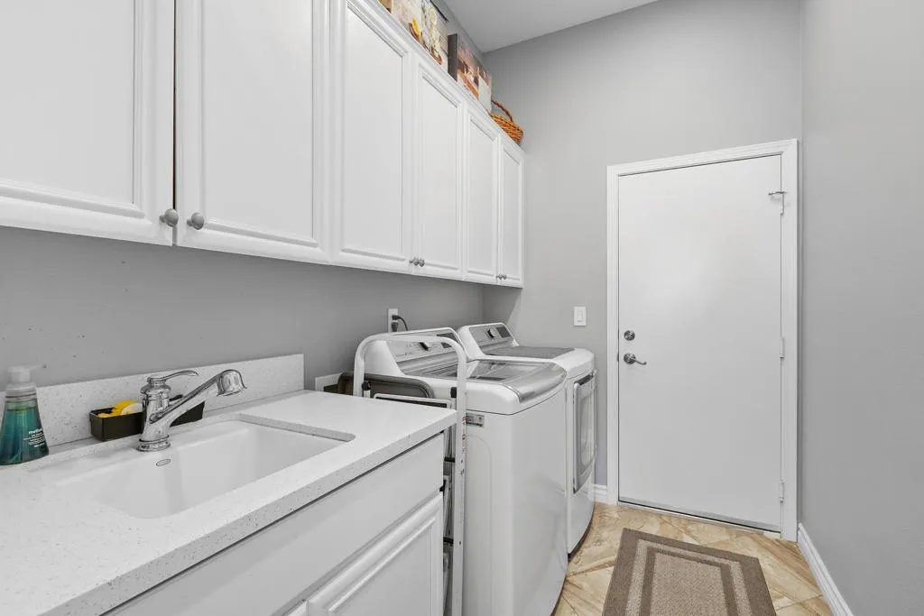 201 Kavenish Drive, Rancho Mirage, California 92270 home-pic-16