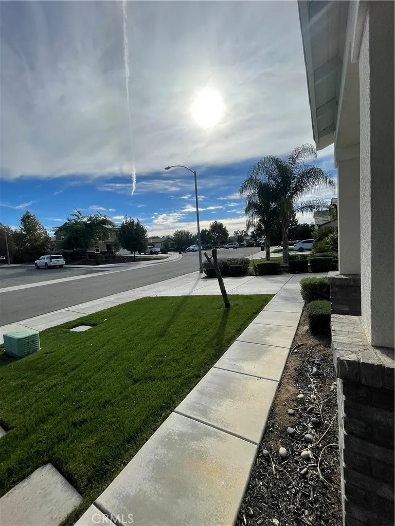 31621 Greenwich Court, Menifee, California 92584 home-pic-4