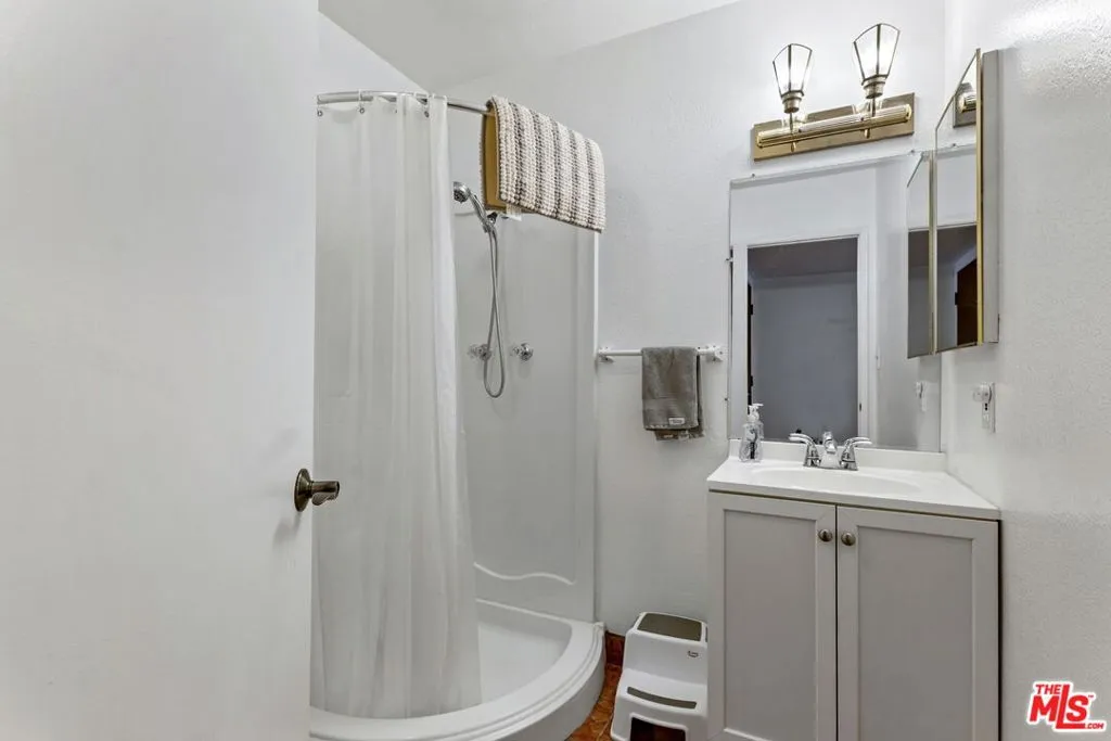 11000 Woodruff Avenue 29, Downey, California 90241 home-pic-18