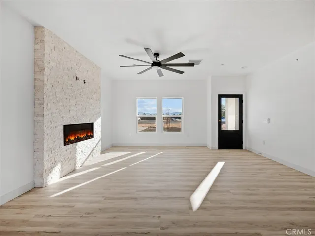 15605 Dale Evans Parkway, Apple Valley, California 92307