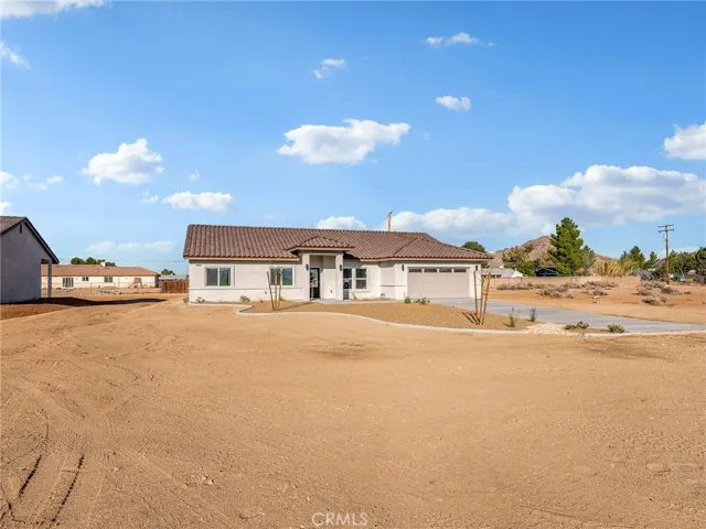 15605 Dale Evans Parkway, Apple Valley, California 92307
