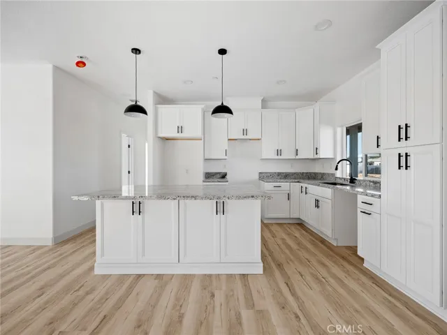 15605 Dale Evans Parkway, Apple Valley, California 92307