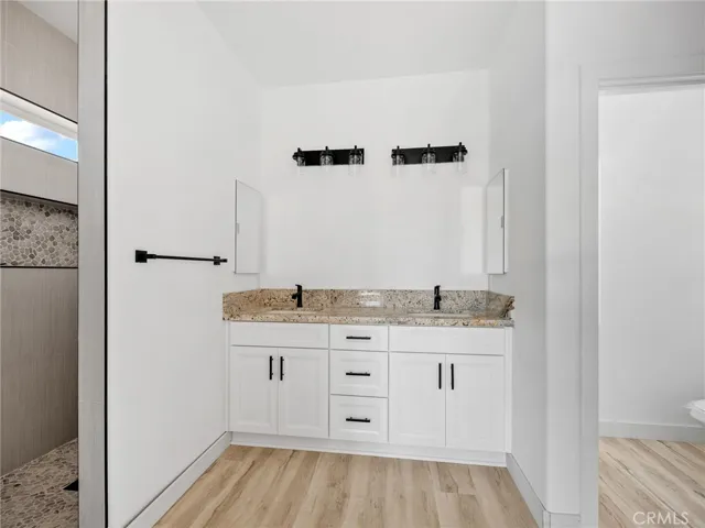15605 Dale Evans Parkway, Apple Valley, California 92307