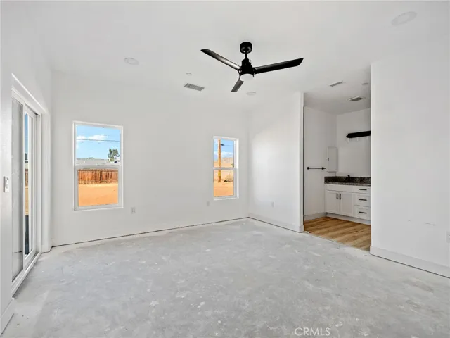 15605 Dale Evans Parkway, Apple Valley, California 92307