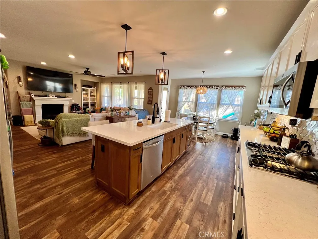 32526 Presidio Hills, Winchester, California 92596 home-pic-10