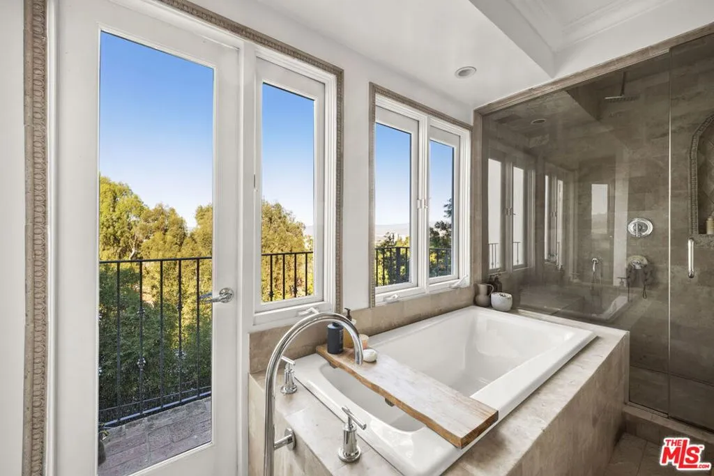 3411 Tareco Drive, Los Angeles, California 90068 home-pic-18