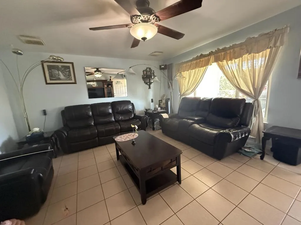 13285 Caliente Drive, Desert Hot Springs, California 92240 home-pic-3