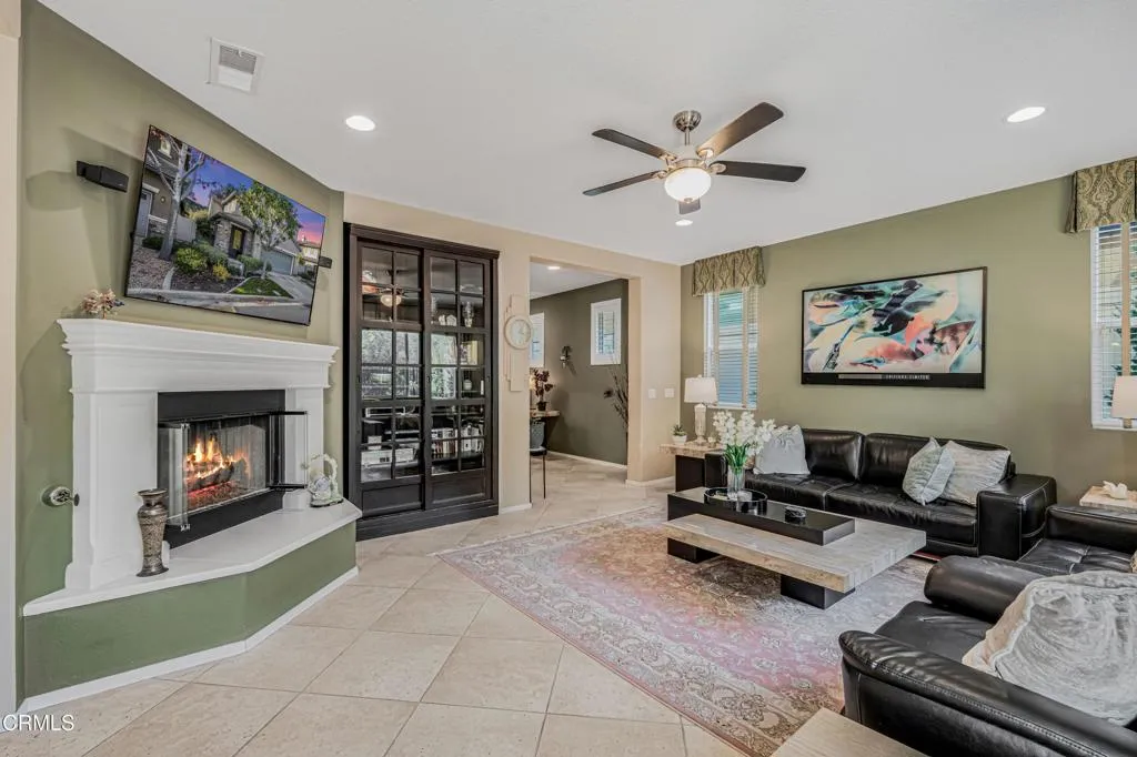 631 Clearwater Creek Drive, Thousand Oaks, California 91320 home-pic-3