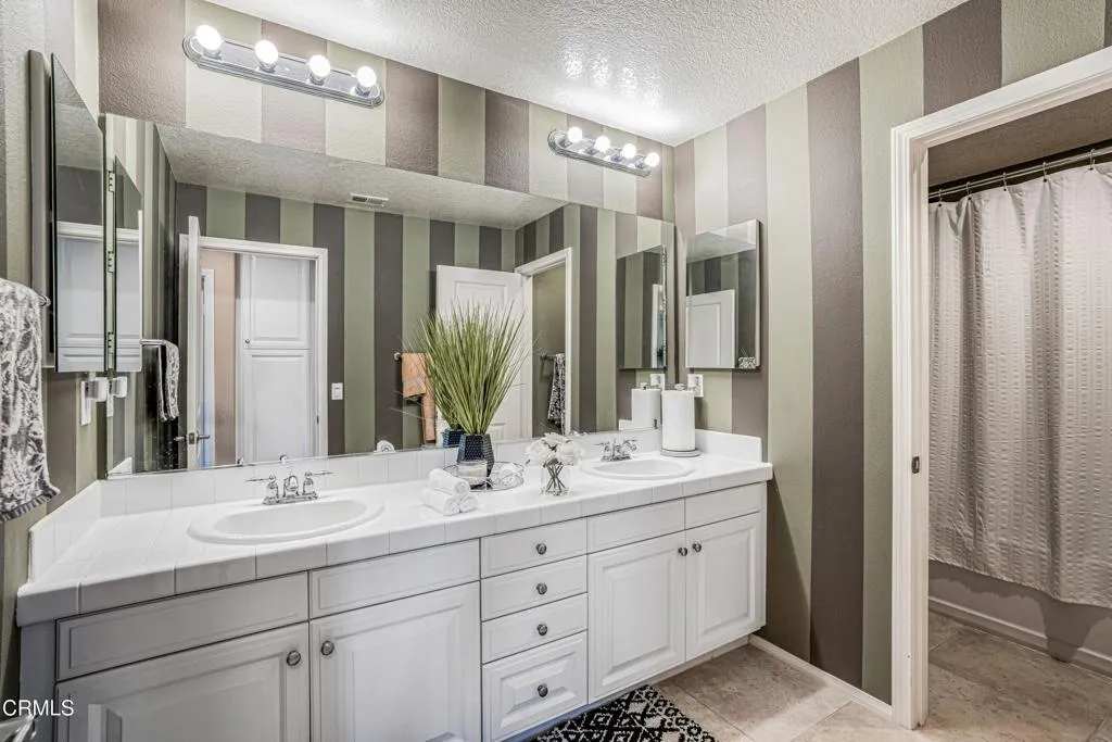 631 Clearwater Creek Drive, Thousand Oaks, California 91320 home-pic-23