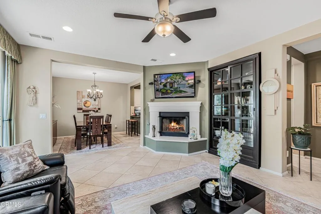 631 Clearwater Creek Drive, Thousand Oaks, California 91320 home-pic-4