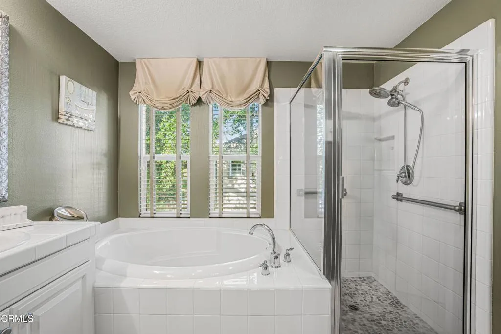 631 Clearwater Creek Drive, Thousand Oaks, California 91320 home-pic-17