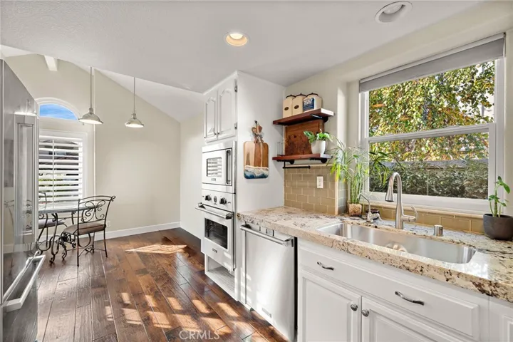 Kitchen nook for sunny breakfast mornings.