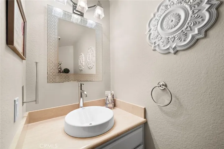 !/2 Bath.