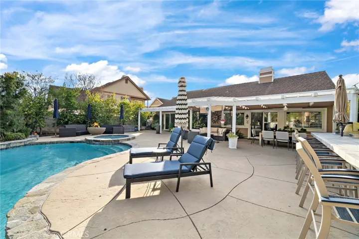 Beautiful backyard, perfect for fun in the sun.