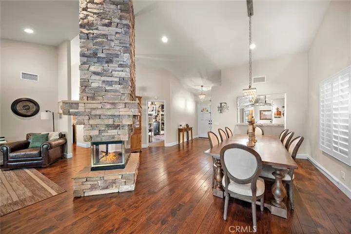 Formal or casual dining.