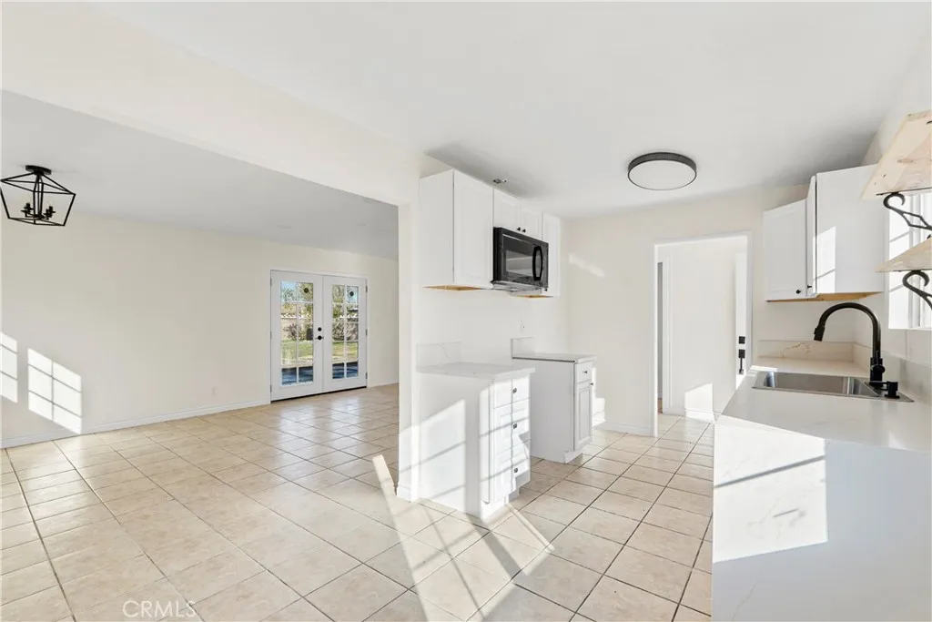 1347 E Avenue R3, Palmdale, California 93550 home-pic-6