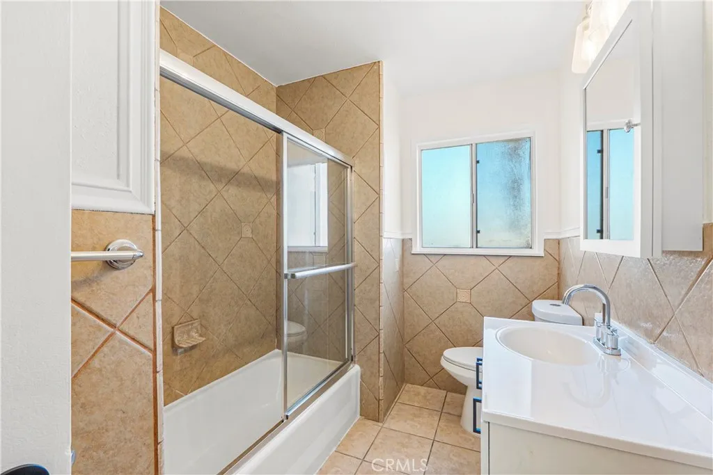 1347 E Avenue R3, Palmdale, California 93550 home-pic-9