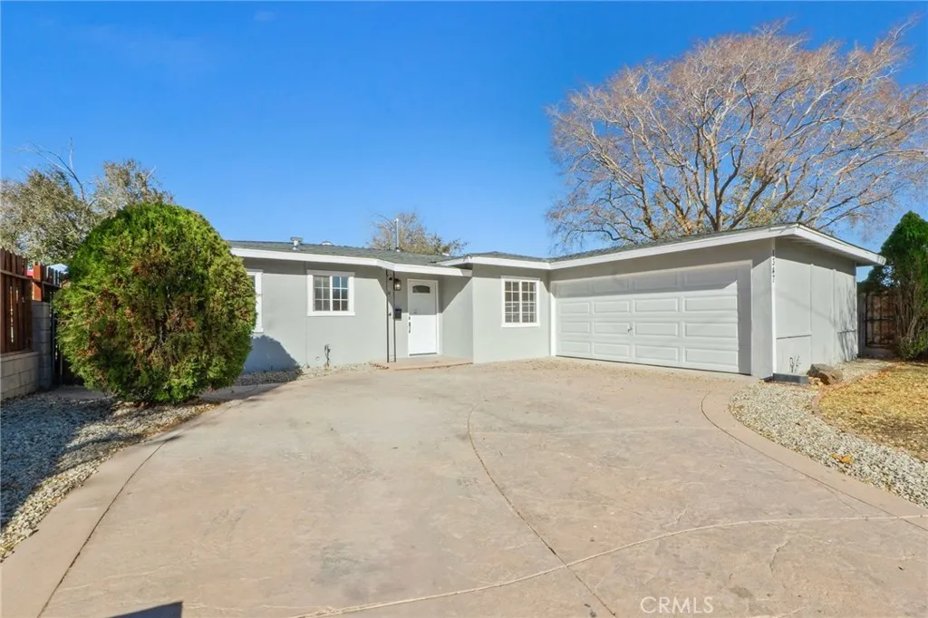 1347 E Avenue R3, Palmdale, California 93550 home-pic-0