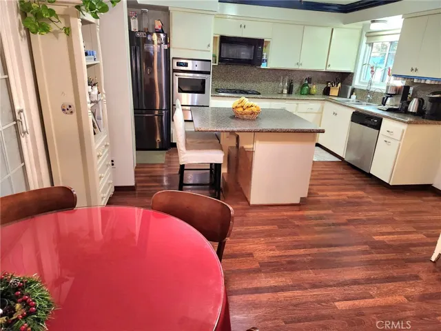 Kitchen-Dining Area