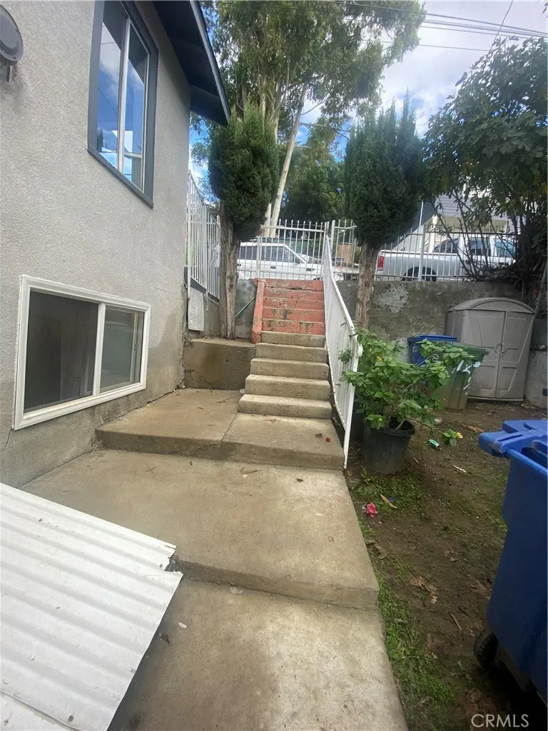 1129 N Alma, Los Angeles, California 90063 home-pic-17
