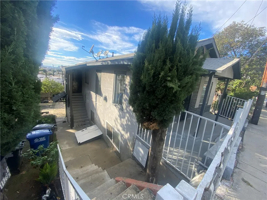 1129 N Alma, Los Angeles, California 90063 home-pic-0