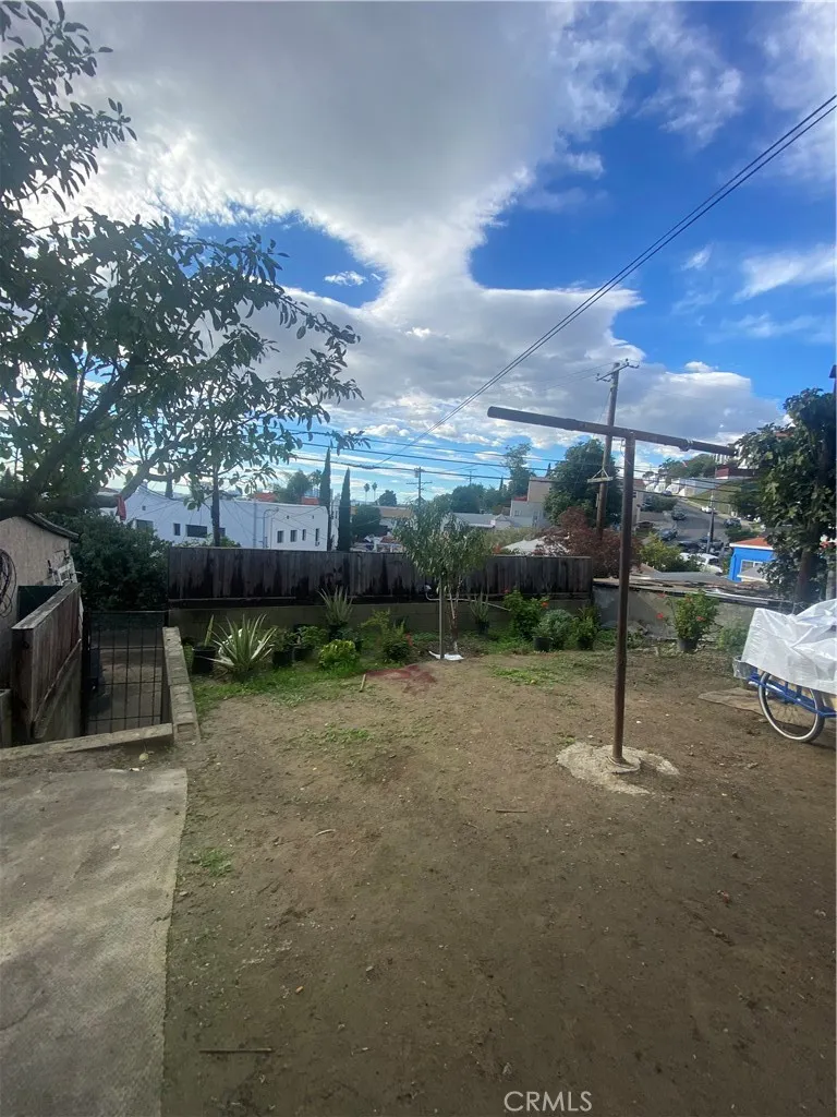 1129 N Alma, Los Angeles, California 90063 home-pic-21