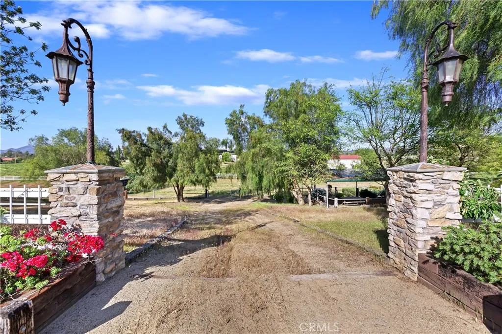 40125 Camino Del Vino, Temecula, California 92592 home-pic-40