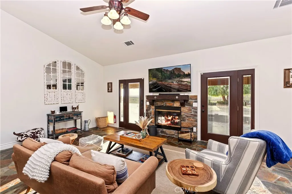 40125 Camino Del Vino, Temecula, California 92592 home-pic-59