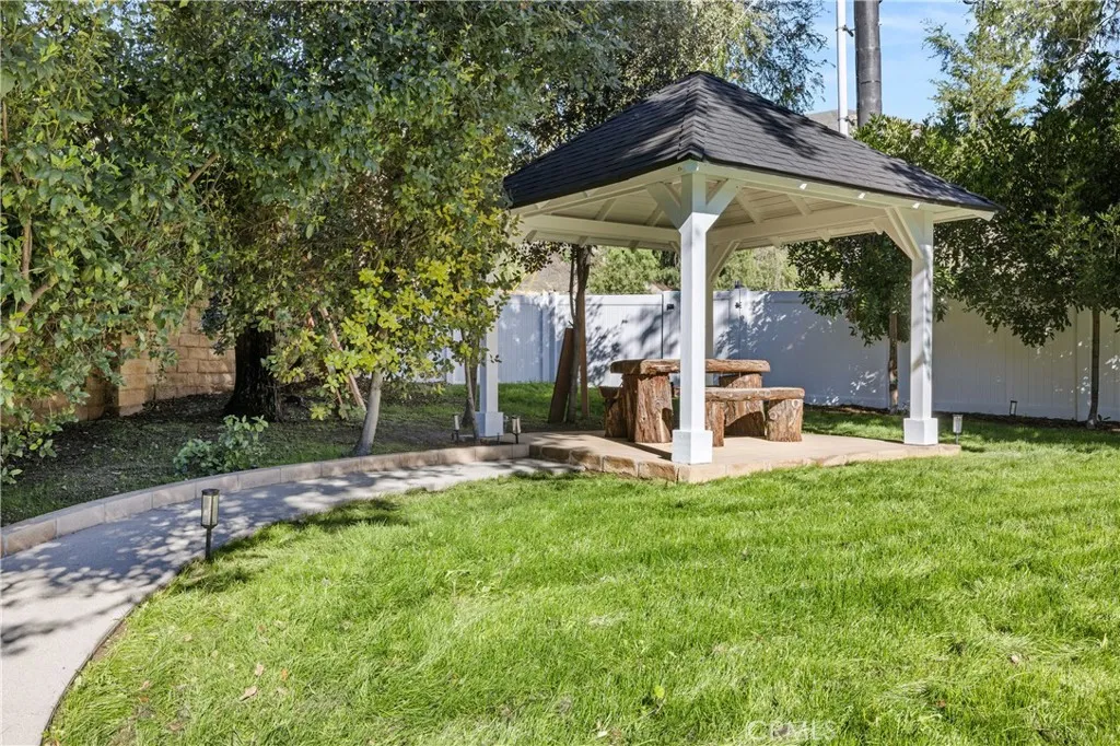 5340 Edgeware Drive, Calabasas, California 91301 home-pic-40