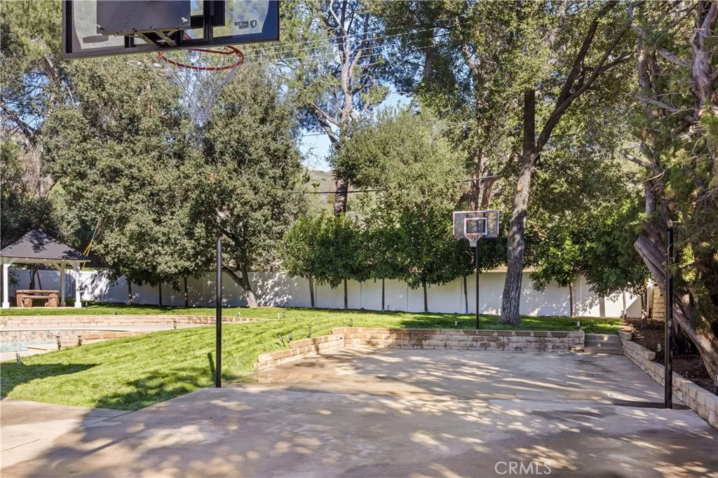 5340 Edgeware Drive, Calabasas, California 91301 home-pic-11
