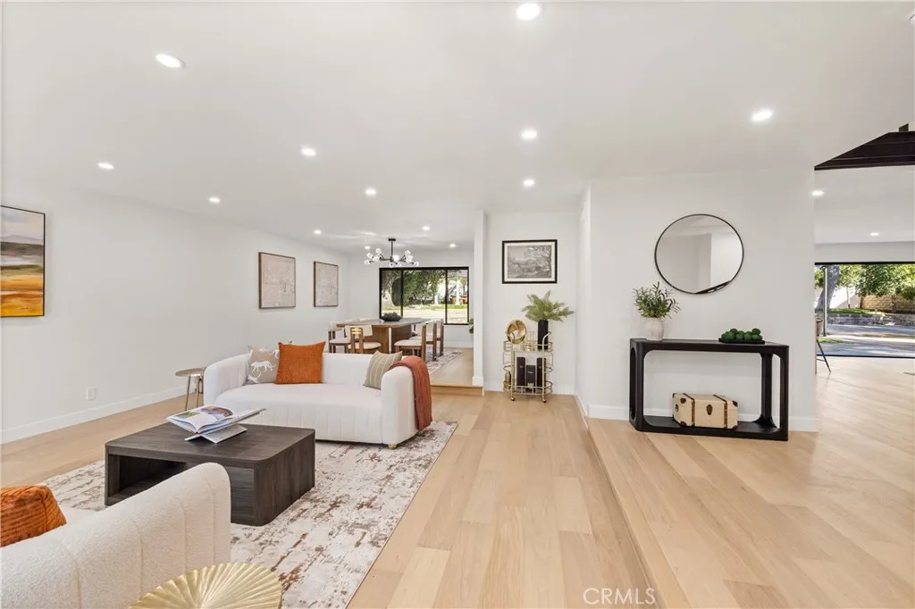 5340 Edgeware Drive, Calabasas, California 91301 home-pic-5