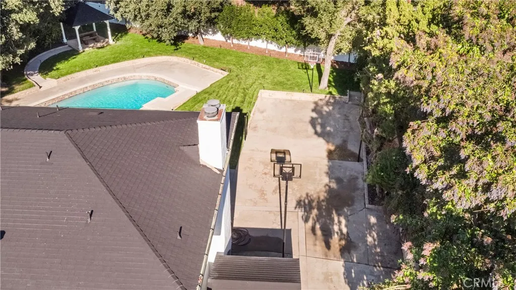 5340 Edgeware Drive, Calabasas, California 91301 home-pic-42