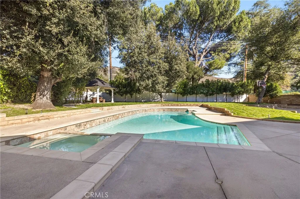 5340 Edgeware Drive, Calabasas, California 91301 home-pic-39