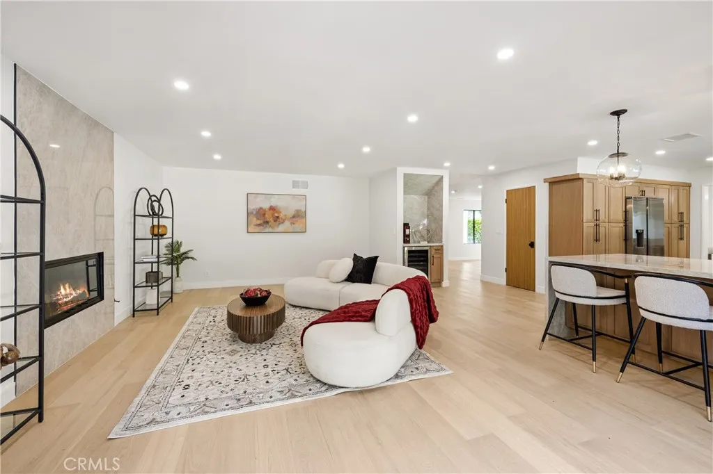5340 Edgeware Drive, Calabasas, California 91301 home-pic-16