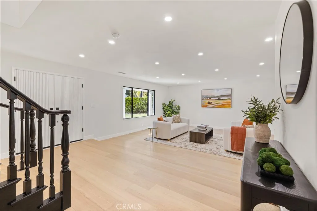5340 Edgeware Drive, Calabasas, California 91301 home-pic-17