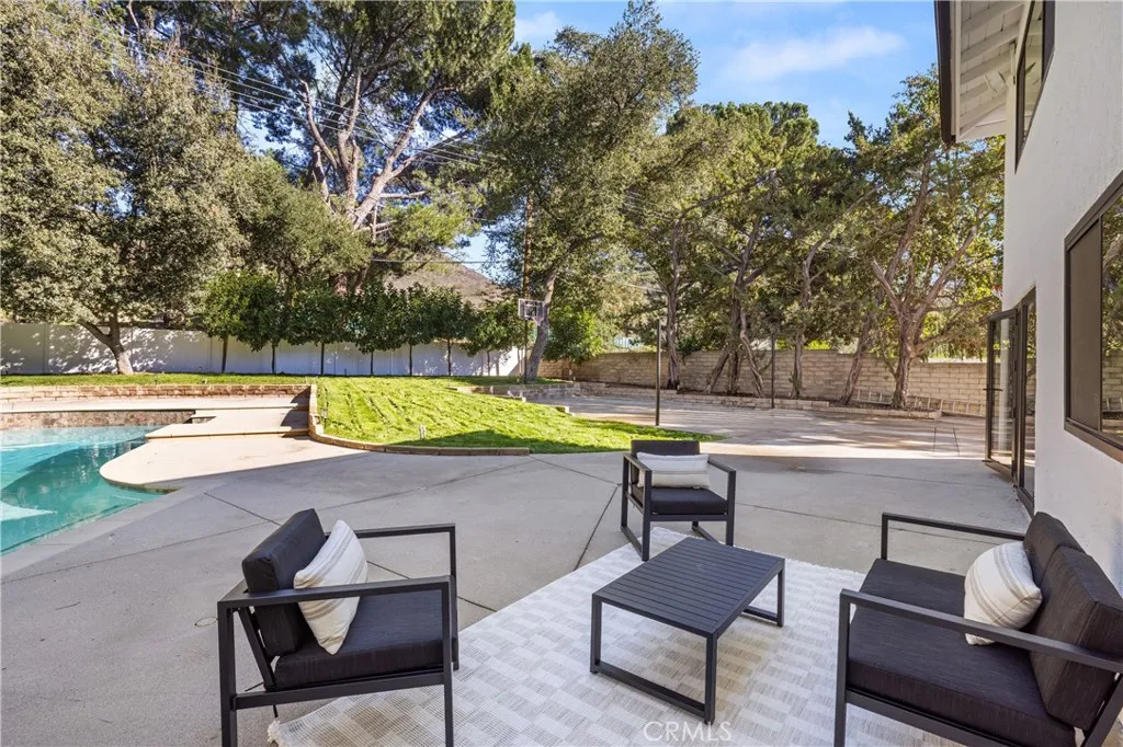5340 Edgeware Drive, Calabasas, California 91301 home-pic-12