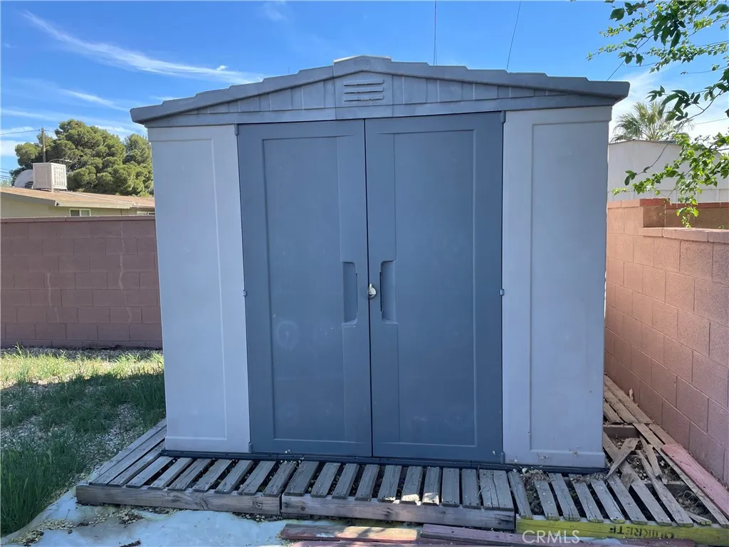 2010 W Lumber, Lancaster, California 93536 home-pic-2