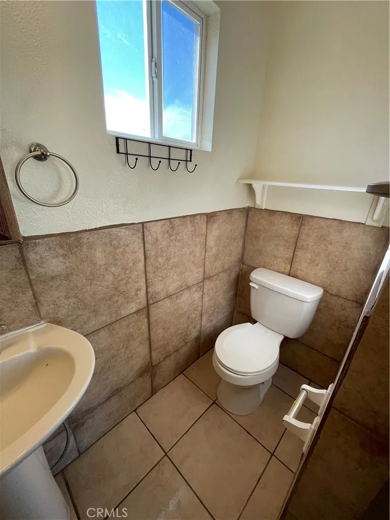 2010 W Lumber, Lancaster, California 93536 home-pic-40